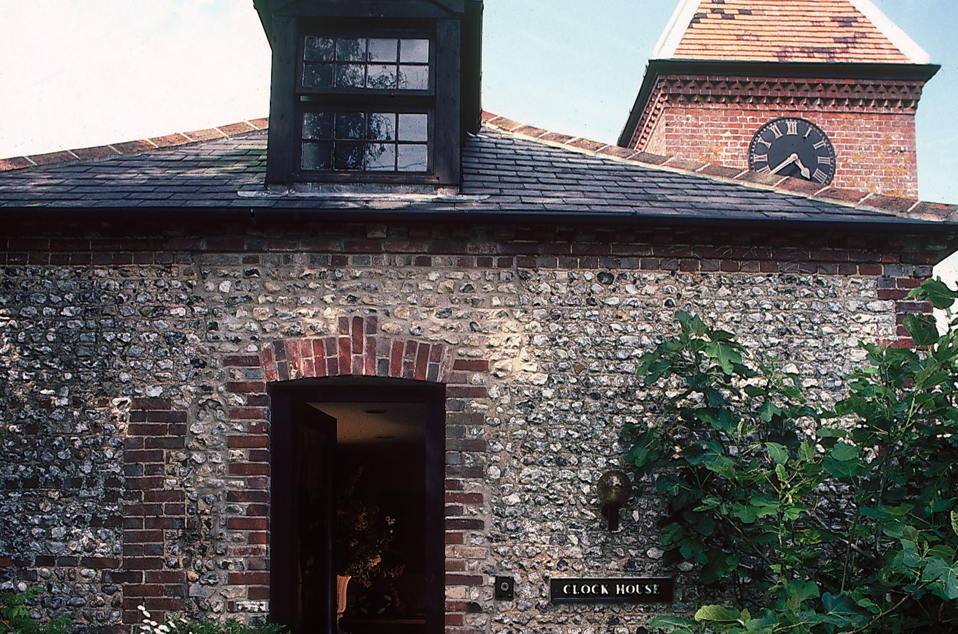 clock house 2